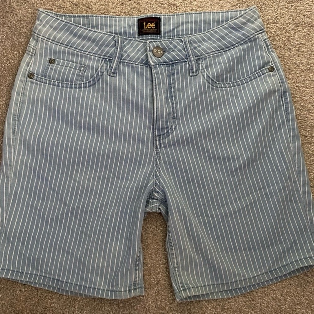 Vintage Lee Women’s Sz 6 Blue & White Striped Shorts 90s/Y2K Retro Boho Classic